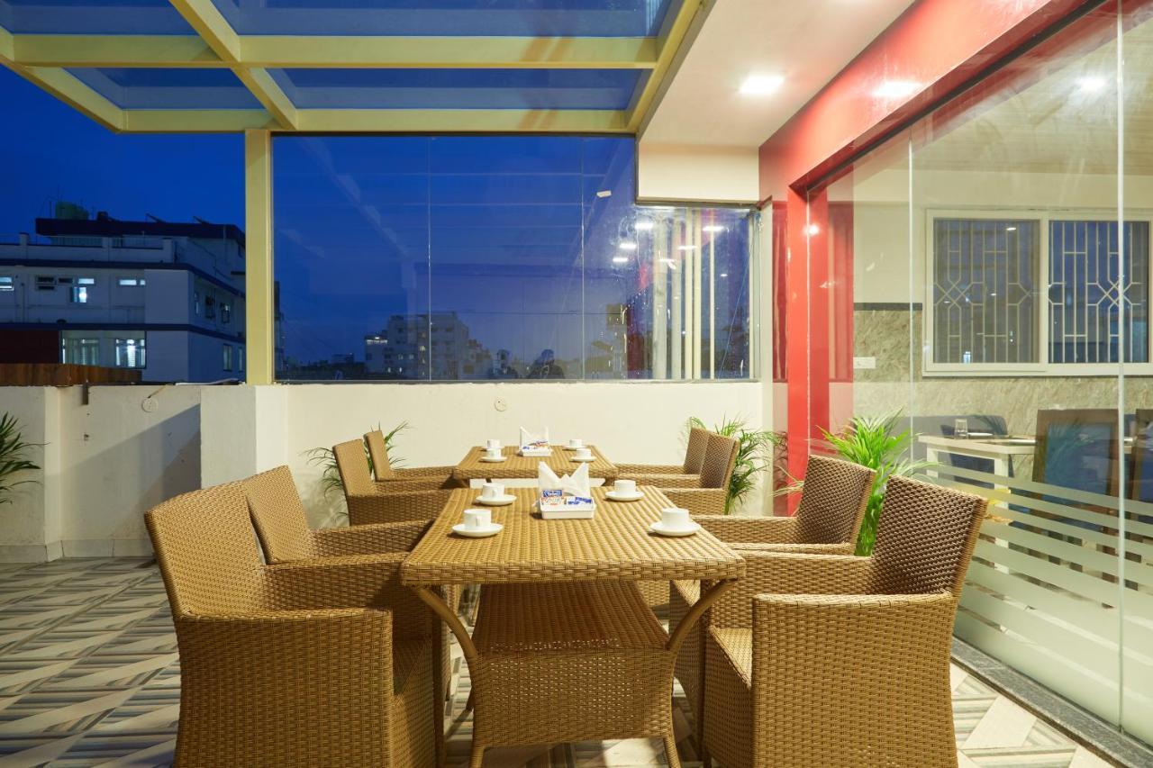 Vovo Premier Hotel Bangalore Esterno foto