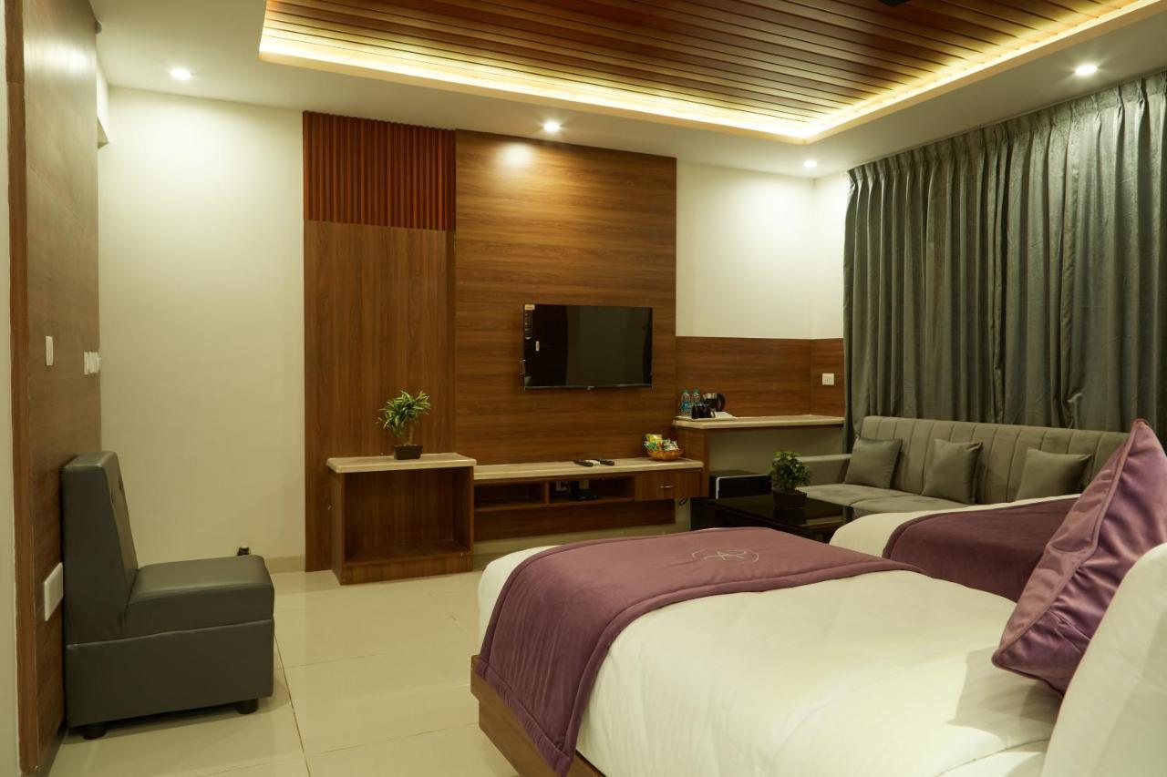 Vovo Premier Hotel Bangalore Esterno foto