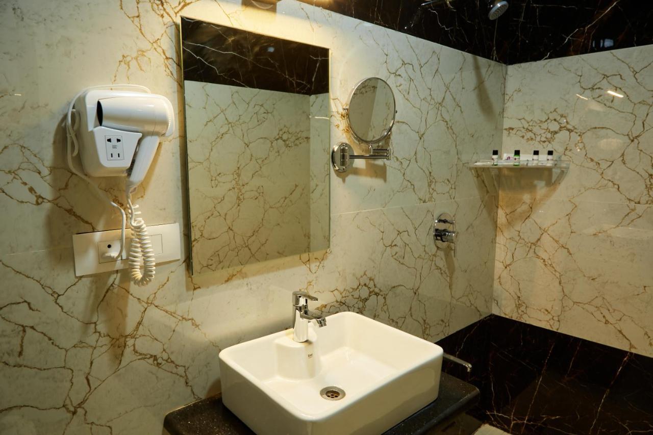 Vovo Premier Hotel Bangalore Esterno foto