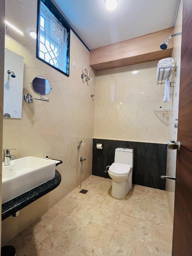 Vovo Premier Hotel Bangalore Esterno foto